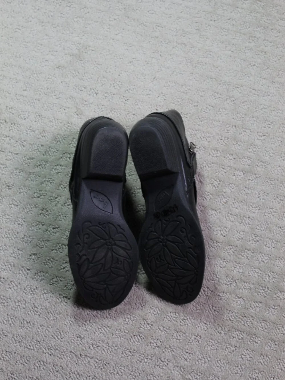 boc Size 6.5M Black Faux Leather Booties